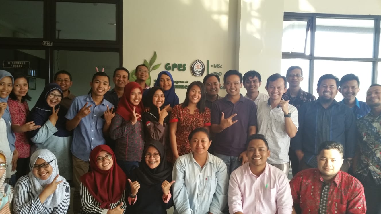 Thao Nhi Nguyen Wyoming USA Sharing Research Results to MIL